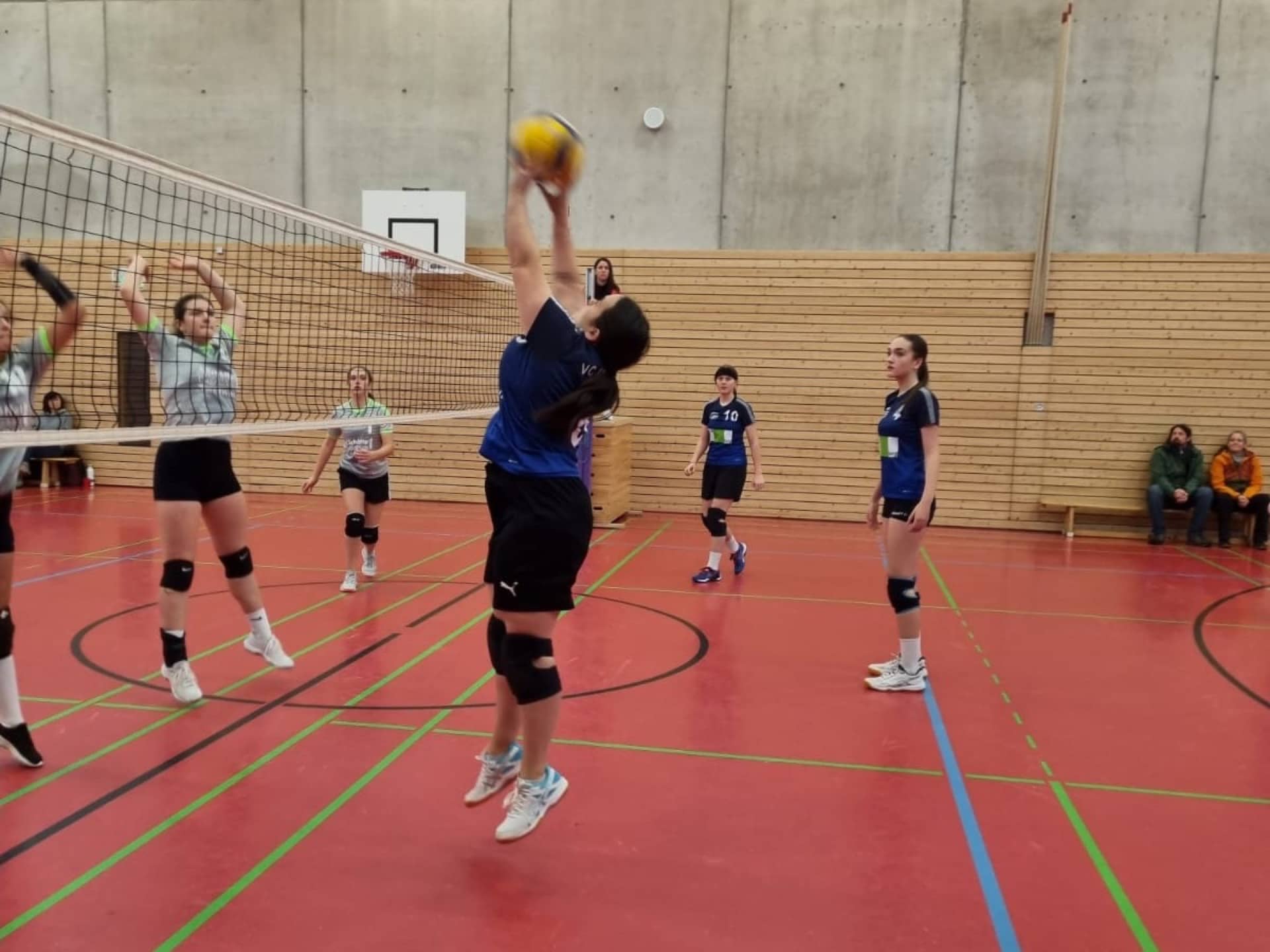 Damen I halten weiter Platz 3 in der Tabelle